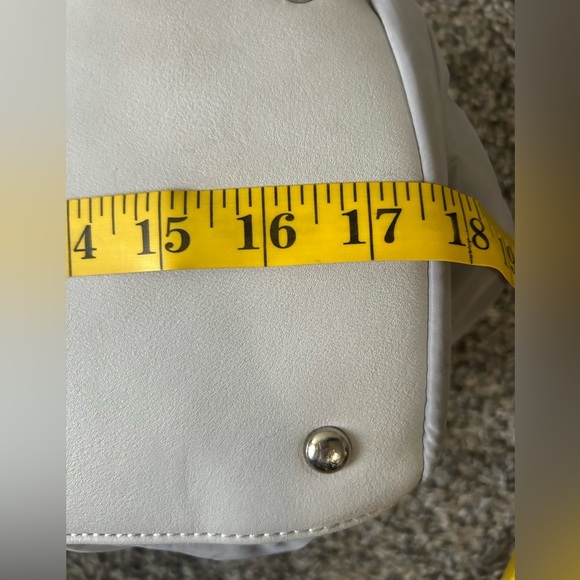 Sol and Selene gray/silver quilted shoulder bag in excellent condition - Picture 8 of 12